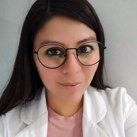 Dra. Adela Estrada
