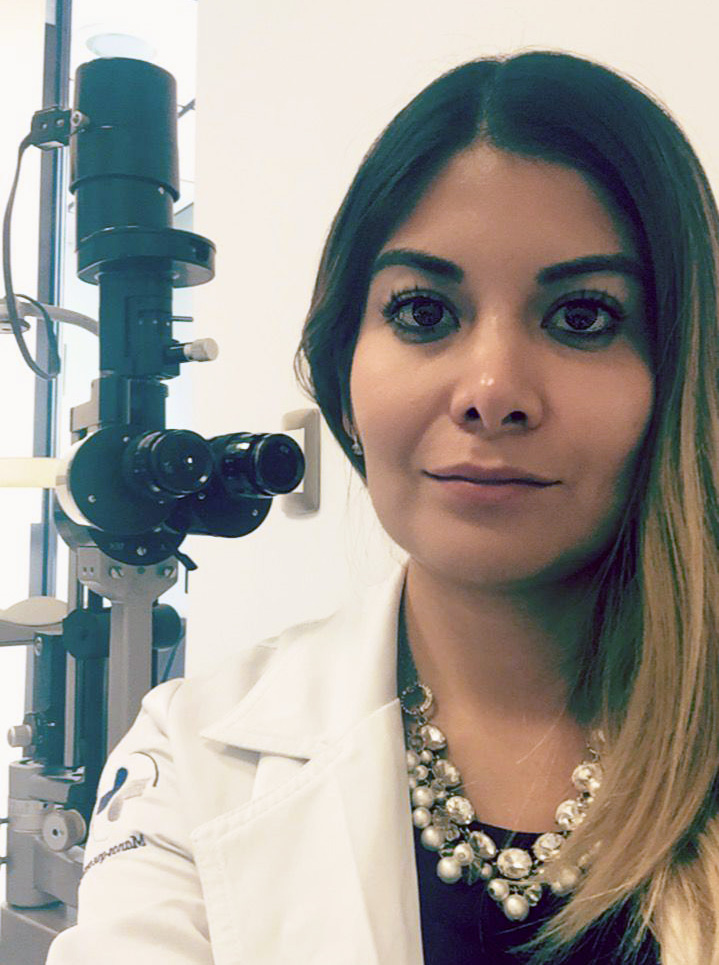Karla-Itzel-Rojas-Socia-de-la-Asociacion-Mexicana-de-Oculoiplastica.jpg